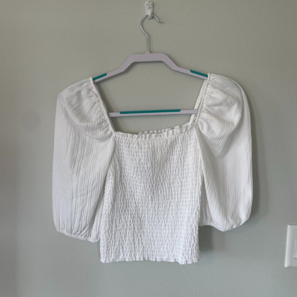 H&M White Puffy Sleeve Top